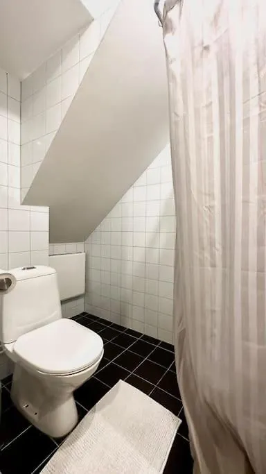 Superhomes 1 Br Göteborg 0*,  Sverige
