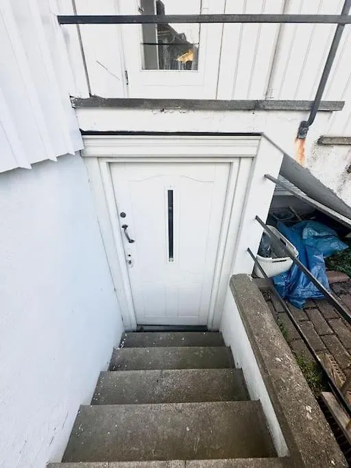 Superhomes 1 Br Gothenburg 0*,  Sweden